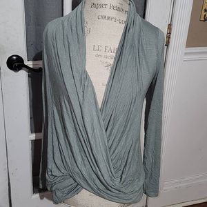 Kindred Bravely Womens Green Long Sleeve Nursing Top M/L Medium Large